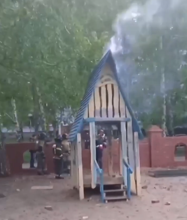 Детскую площадку подожгли в Ульяновске
