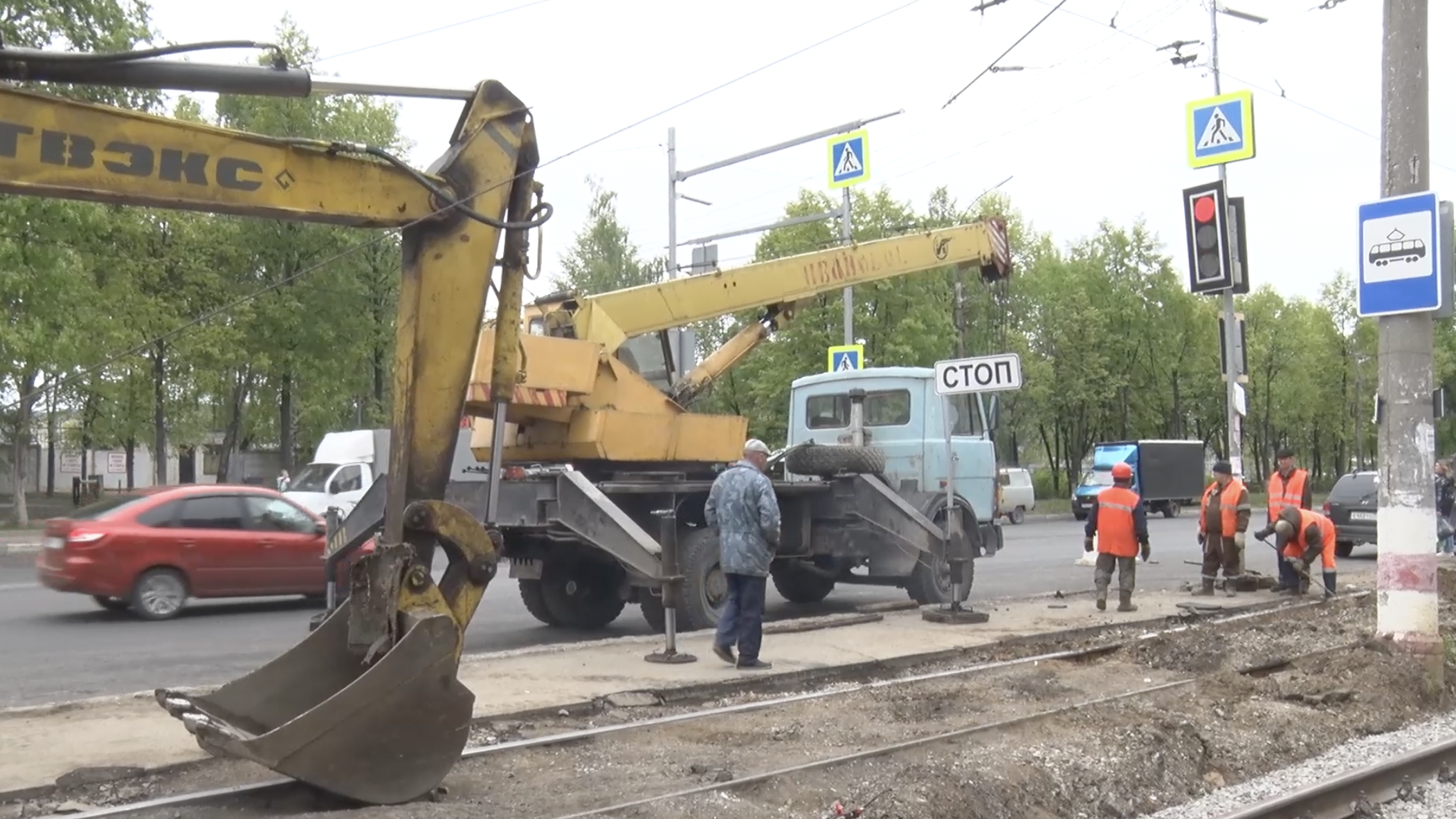 На улице Пушкарёва в Ульяновске обновляют трамвайные пути: видео