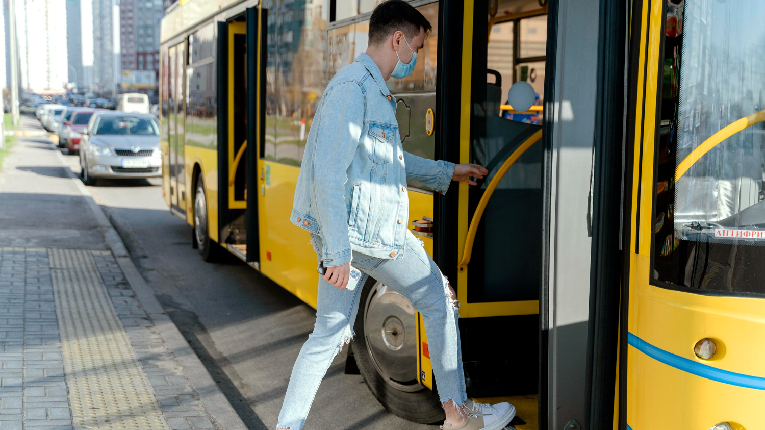В Ульяновске из-за действий подростка обесточился трамвай 