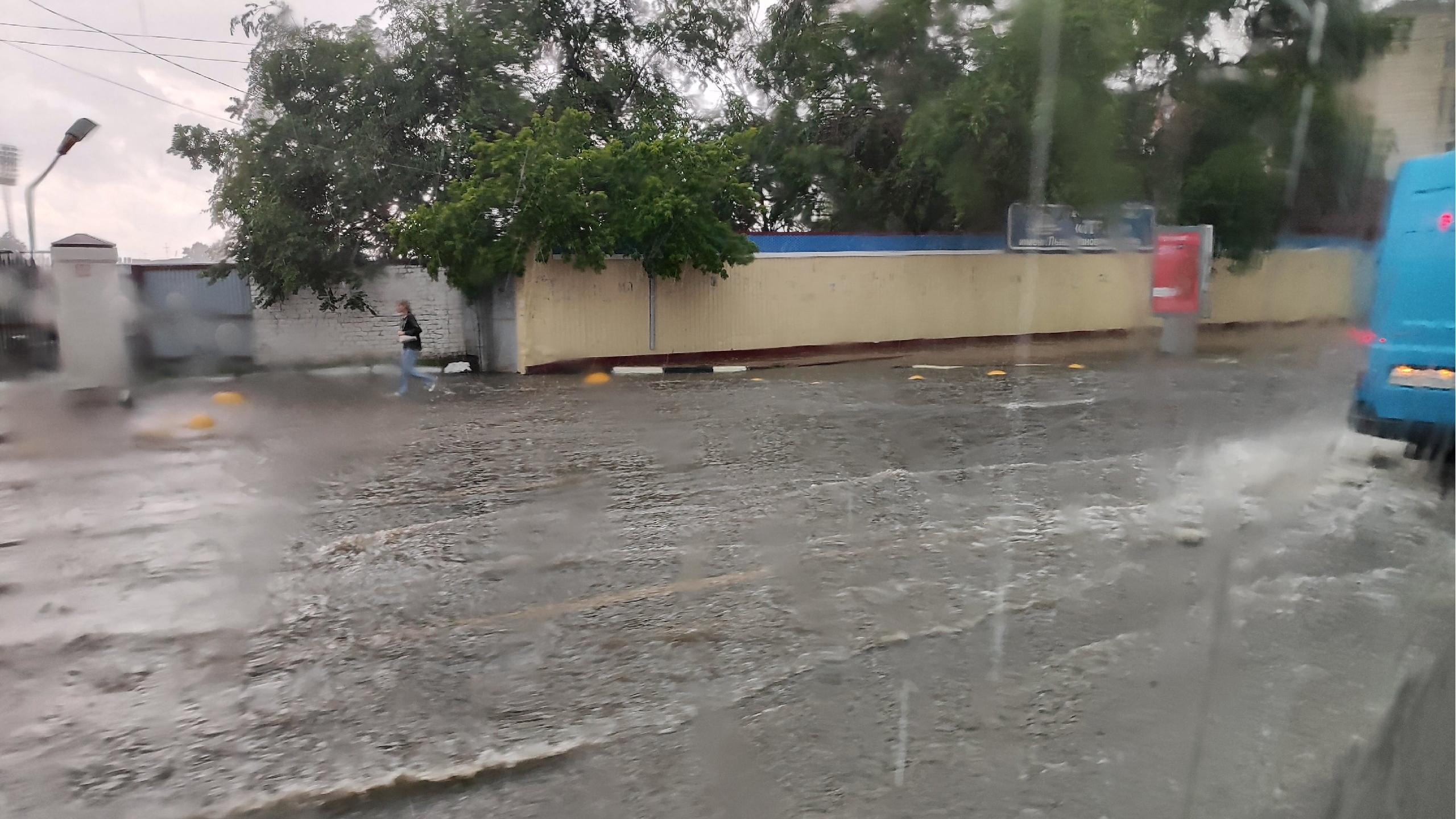 Снова Венеция: улицы Ульяновска «ушли под воду» во время мегаливня 18 июня