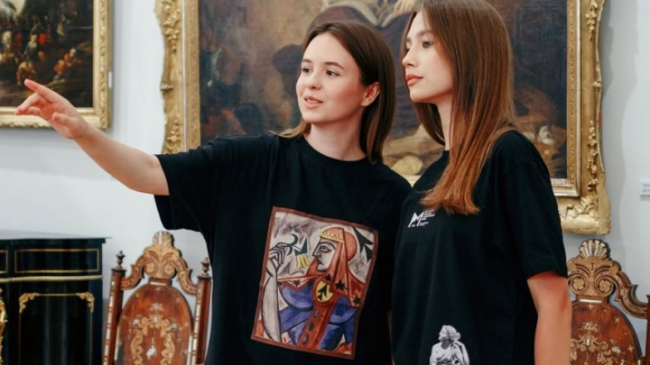 Шедевры ульяновского музея появились на футболках и сумках