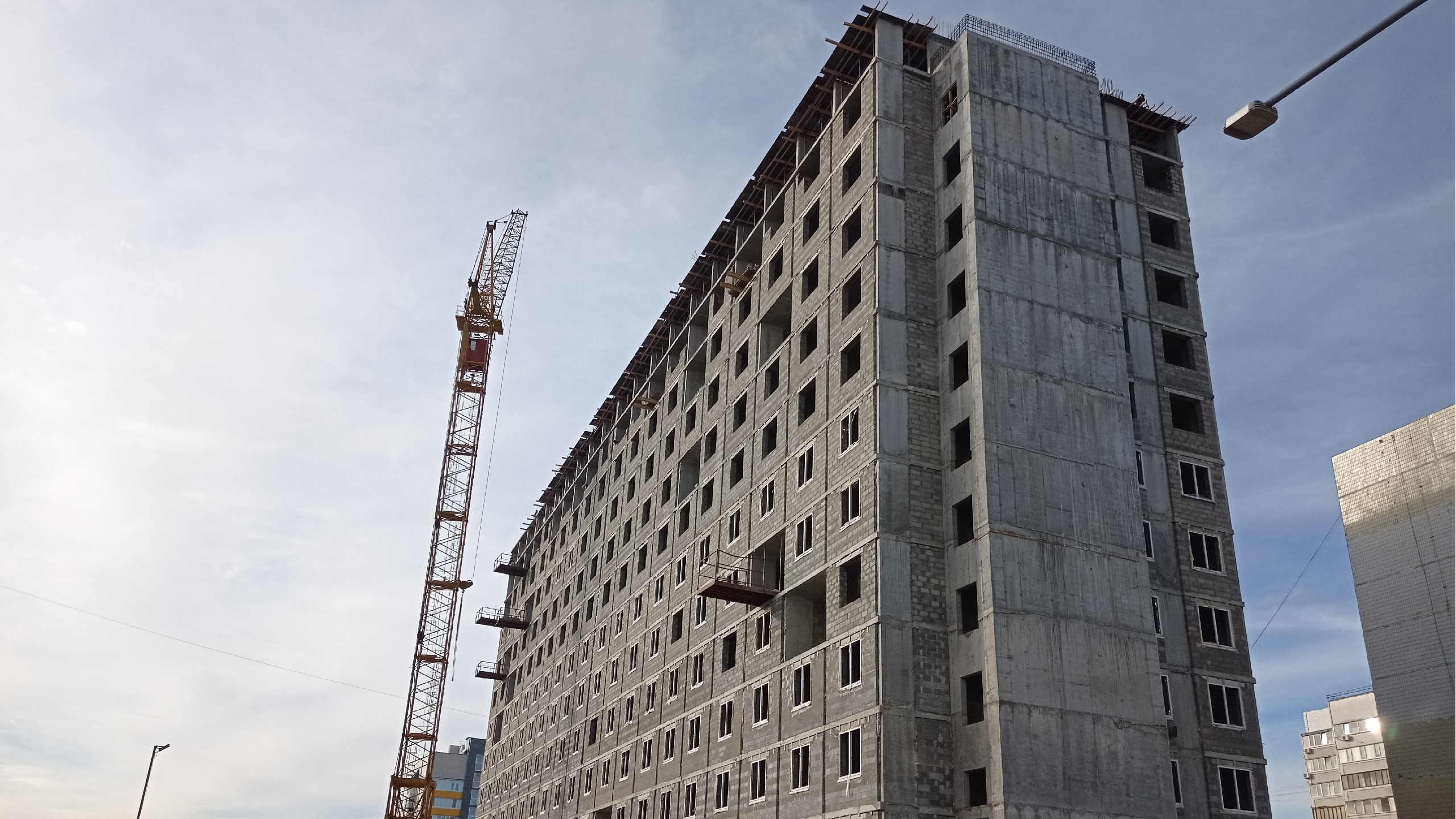 Ульяновская трудовая инспекция назвала причину смертельного падения рабочего с 8 этажа 