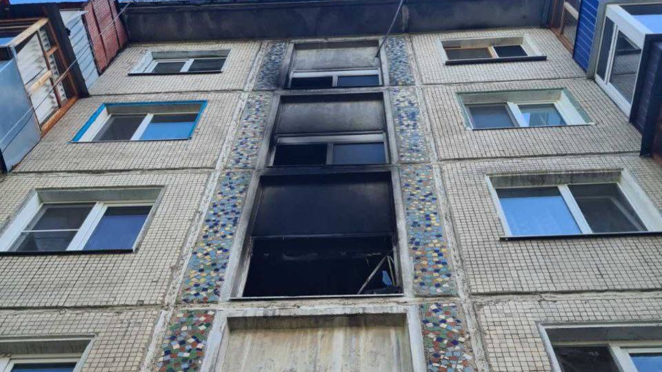 На Рябикова в Ульяновске загорелся подъезд: 9 человек эвакуированы 