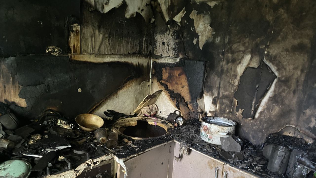 Огнеборцы спасли 4 жильцов из горящей многоэтажки: утром 24 июля на Отрадной в Ульяновске вспыхнул пожар