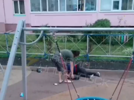 В Ульяновске на детской площадке мигрант избил пенсионера