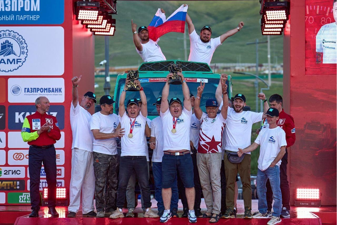 «Шли на грани своих возможностей»: как ульяновский экипаж победил в международном ралли-рейде «Шелковый путь»